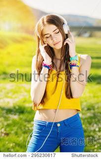 成人棕视频,揭秘成人娱乐产业的秘密与影响