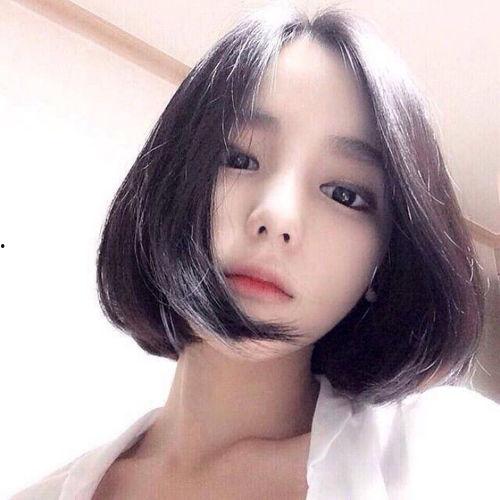 成人女短发剪法图片视频,跟随潮流，打造时尚短发剪法解析