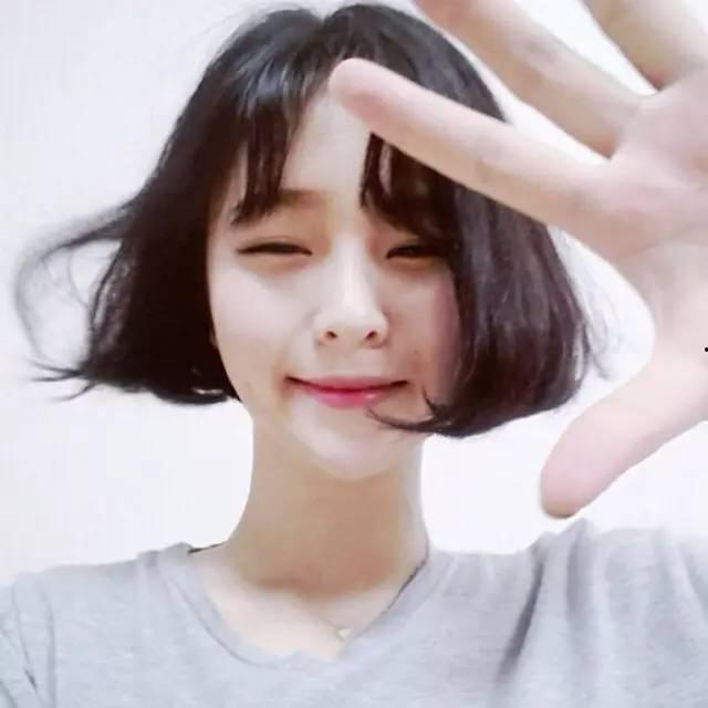 成人女短发剪法图片视频,跟随潮流，打造时尚短发剪法解析