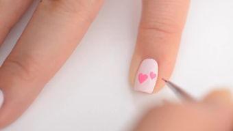 成人美甲贴钻教程视频,跟随教程视频学习贴钻美甲技巧