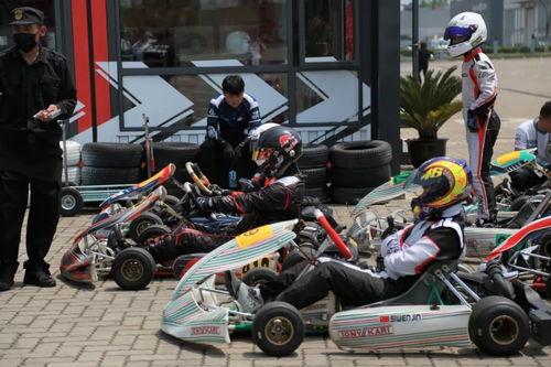 上海成人卡丁车比赛视频,上海成人卡丁车比赛精彩瞬间回顾