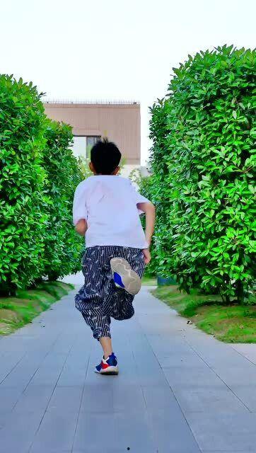 成人礼跑的视频,青春足迹，奔跑向未来  第3张