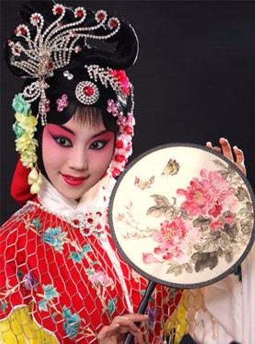 戏曲舞蹈成人扇子视频,成人戏曲舞蹈扇子技巧赏析
