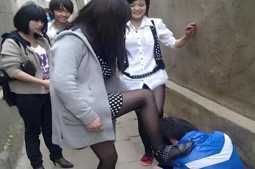 美女被做成人桥钢板视频,揭开网络暴力与道德沦丧的黑暗面  第3张